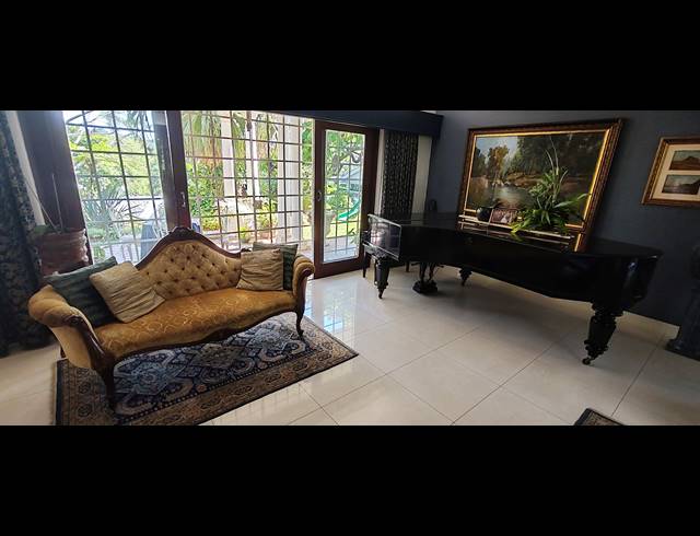 6 BEDROOM FREESTANDING FOR SALE IN ST MICHAELS ON SEA